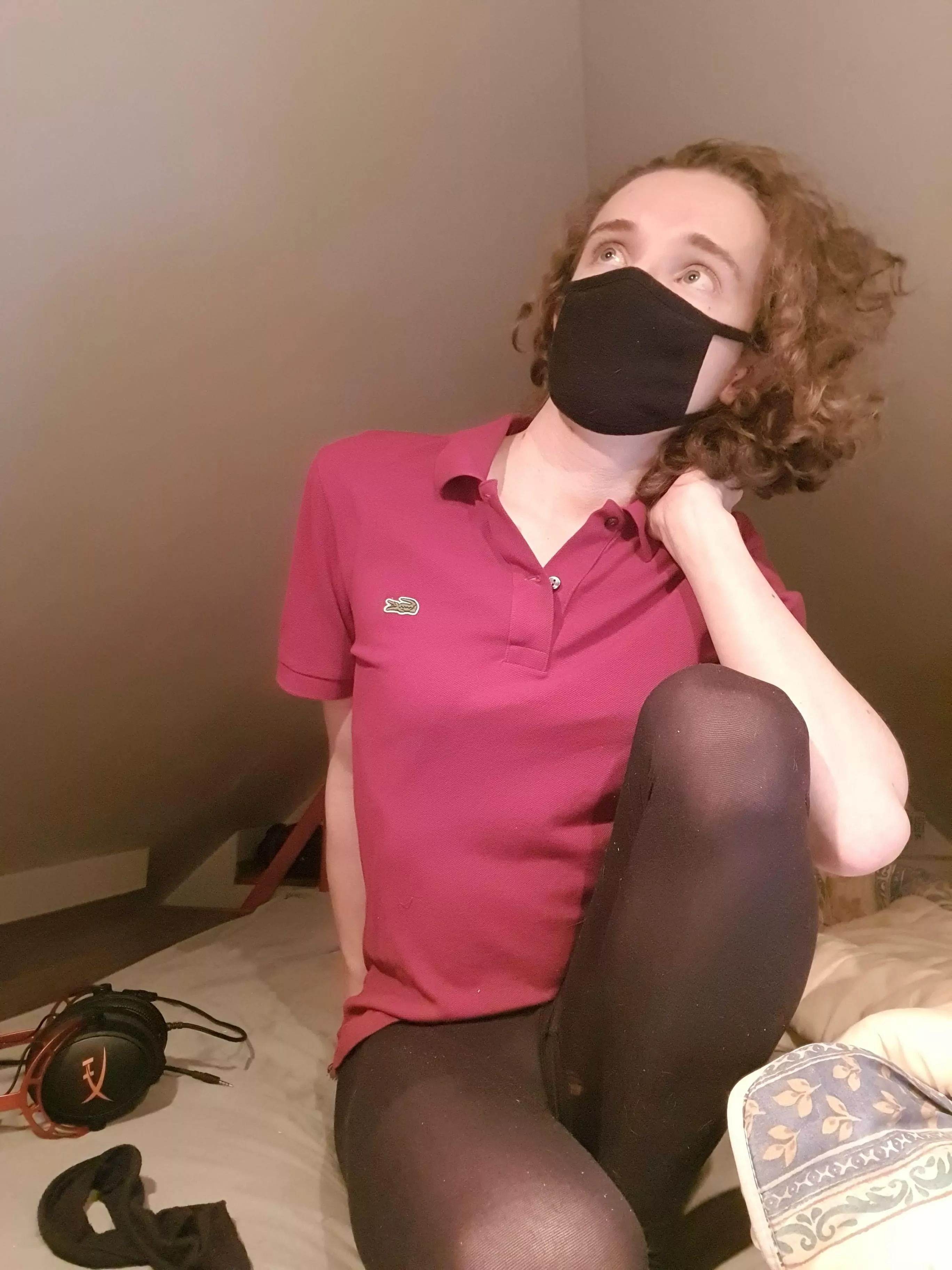 Do you like the colour of my top ? 💕