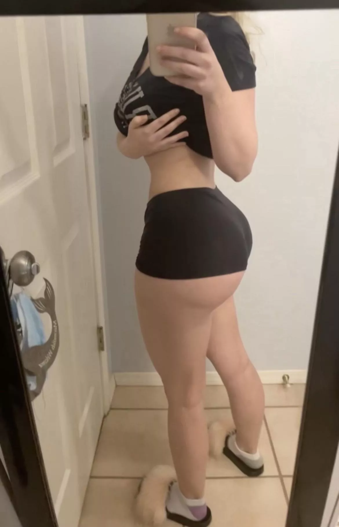 1170px x 1820px - Do you like the contrast between my slim waist and fat ass? nudes :  girlsinyogashorts | NUDE-PICS.ORG