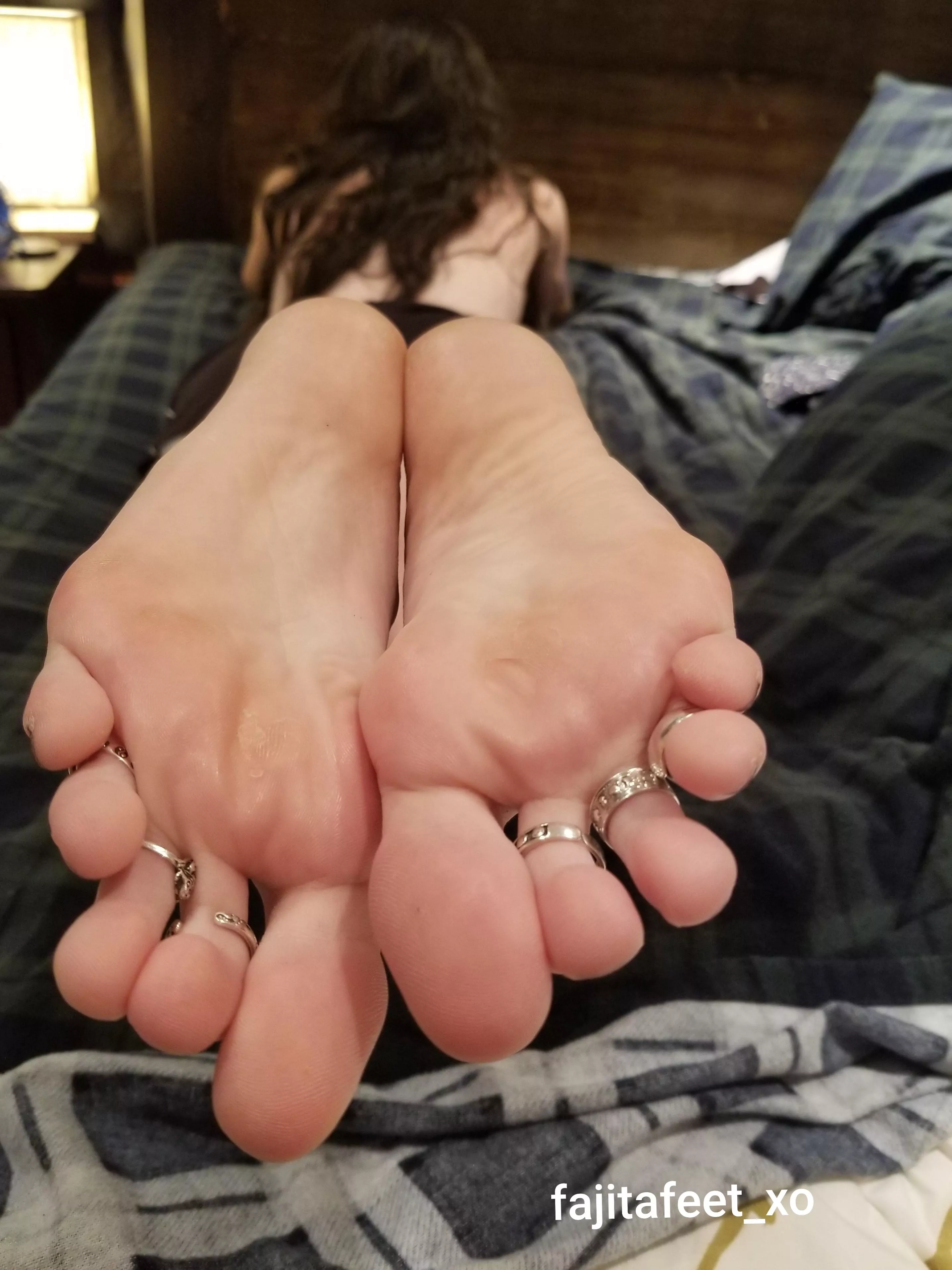 Do you like these soft pink toes? Do you like these soft pink toes?