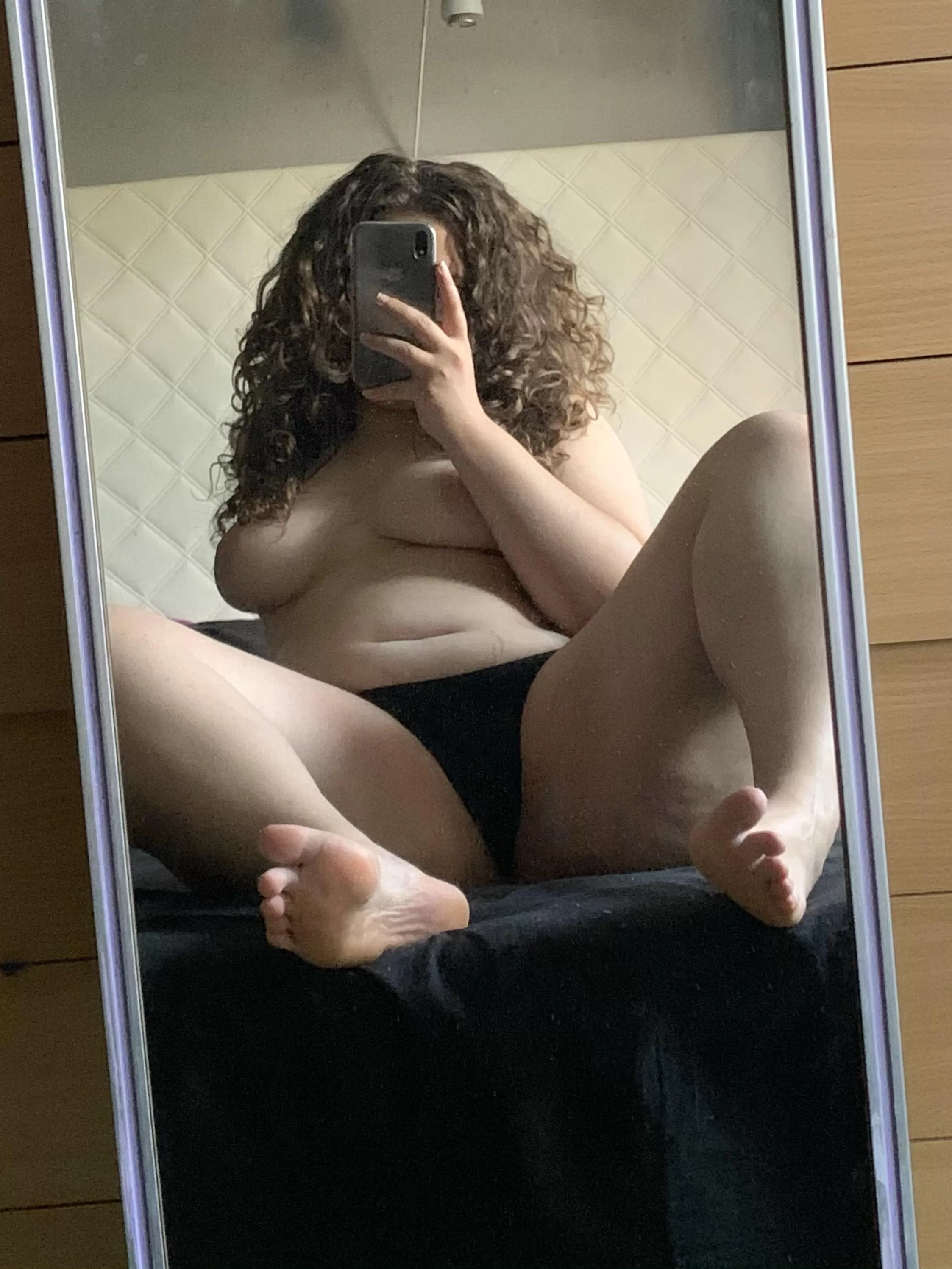 Do you like thick girls with curls? Do you like thick girls with curls?
