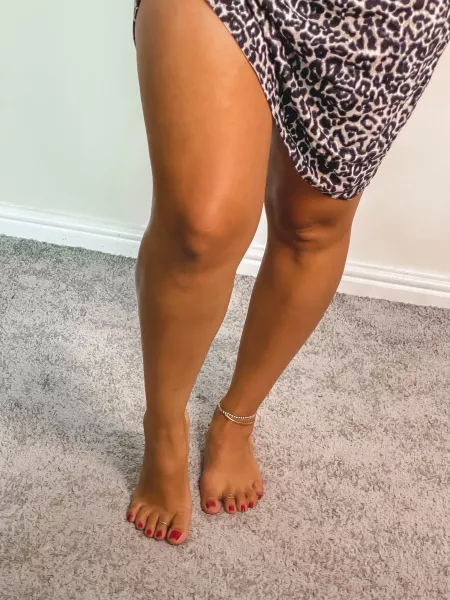 Do you like thick thighs? π