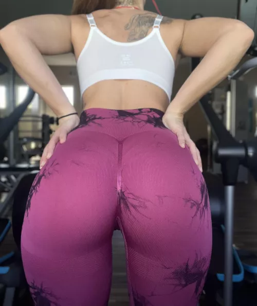 do you like this color on me? Itβs new!