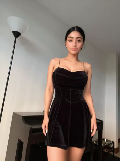 Do you like this dress on me?☺️ 19f