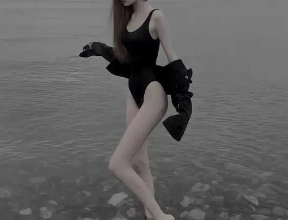 do you like those thin pale legs?π€