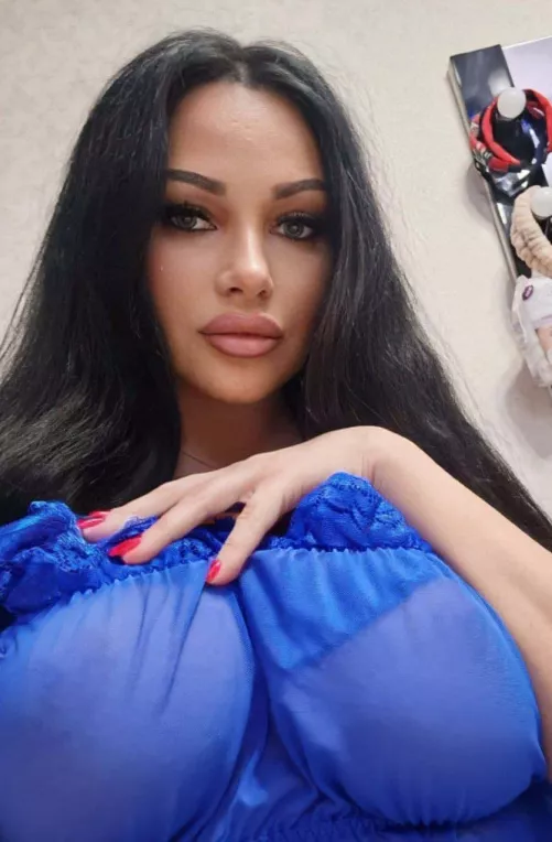 Do you like to press your head between them 😋