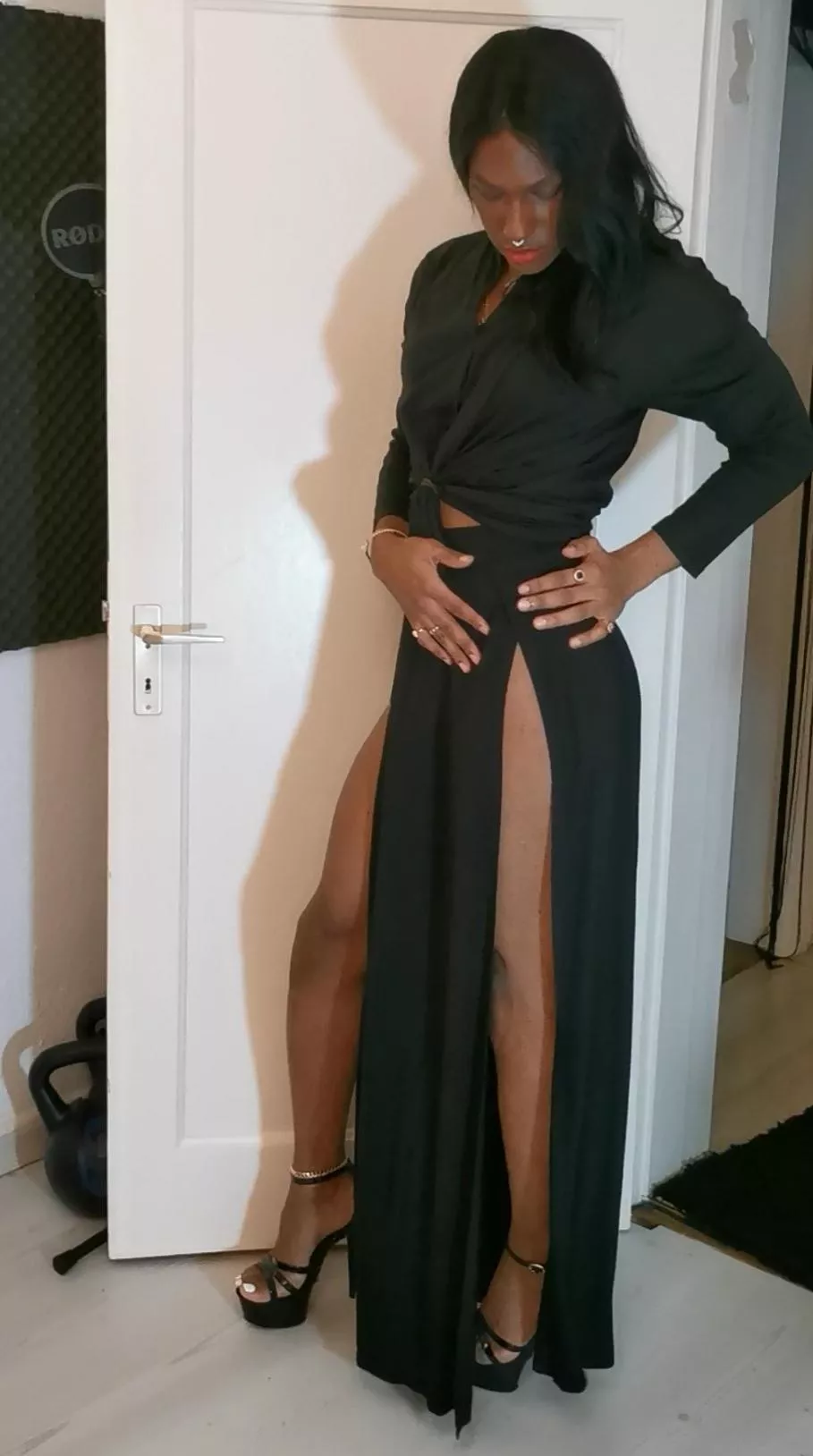 Do you like to see feet in high heels?