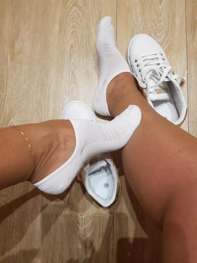 do you like to smell my white socks after running?