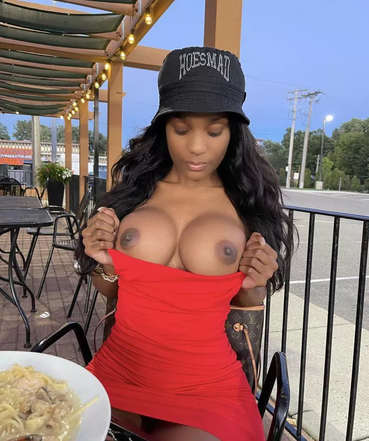 Do you like wet, freaky ebony sluts? 😍🤤This pussy is DRIPPING WET for you 😈 Cum play with me NOW on my FREE onlyfans ‼️🥵 JOI, B/G & G/G Content, ANAL LOVER, Feet Worship, Cuck Play & MORE 😚 Check Comments 😘 Do you like wet, freaky ebony sluts? 😍🤤This pussy is DRIPPING WET for you 😈 Cum play with me NOW on my FREE onlyfans ‼️🥵 JOI, B/G & G/G Content, ANAL LOVER, Feet Worship, Cuck Play & MORE 😚 Check Comments 😘