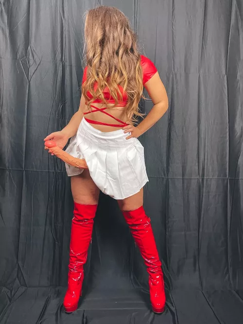 Do you like what I’m hiding under my skirt? 😋😏