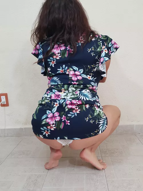 Do you like white panties under a dress? Do you like white panties under a dress?