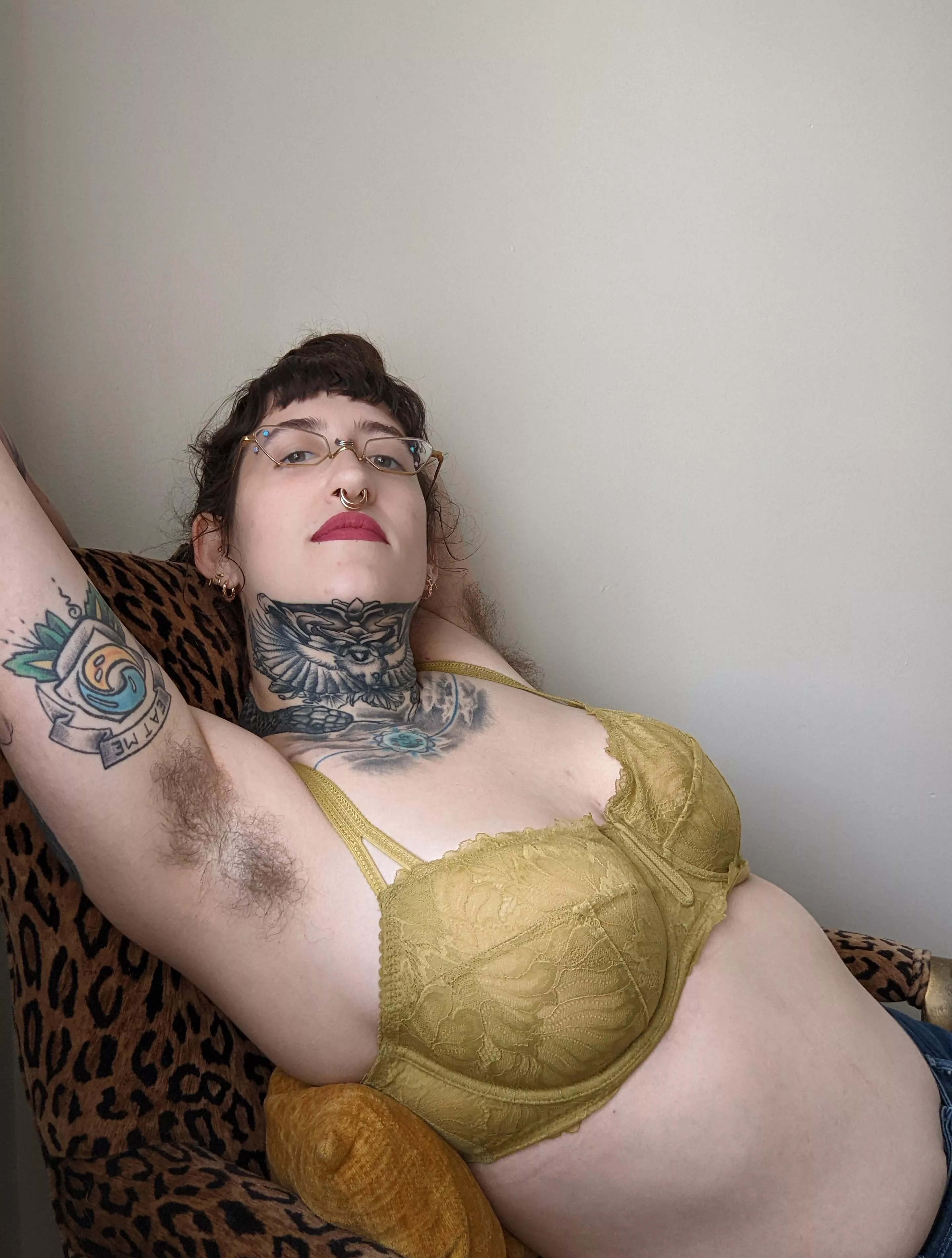 Do you love hairy and tattooed women like me? Do you love hairy and tattooed women like me?