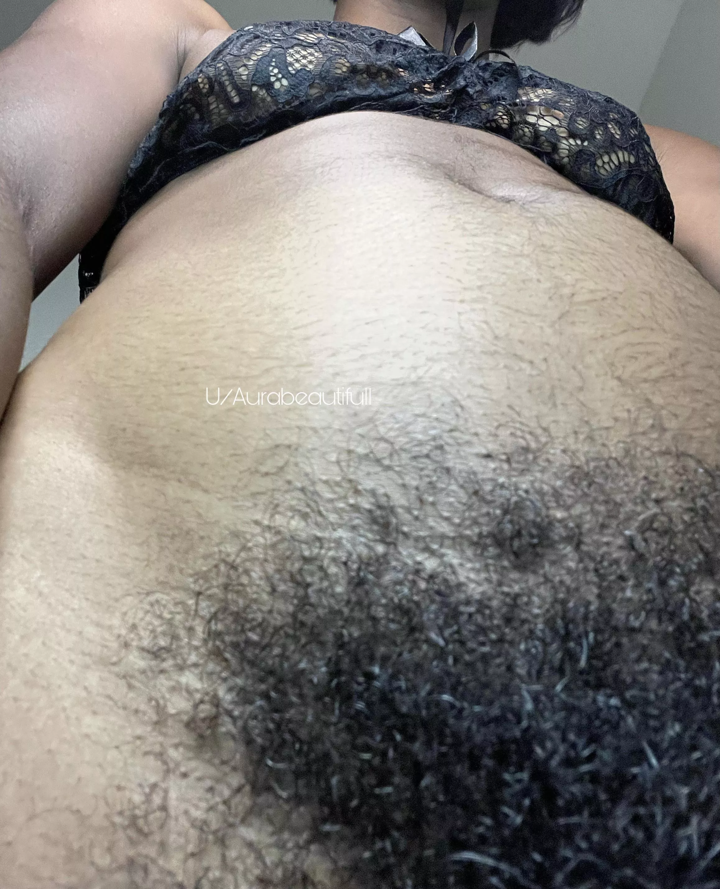 Do you love how my happy trail connects with my bush?😍