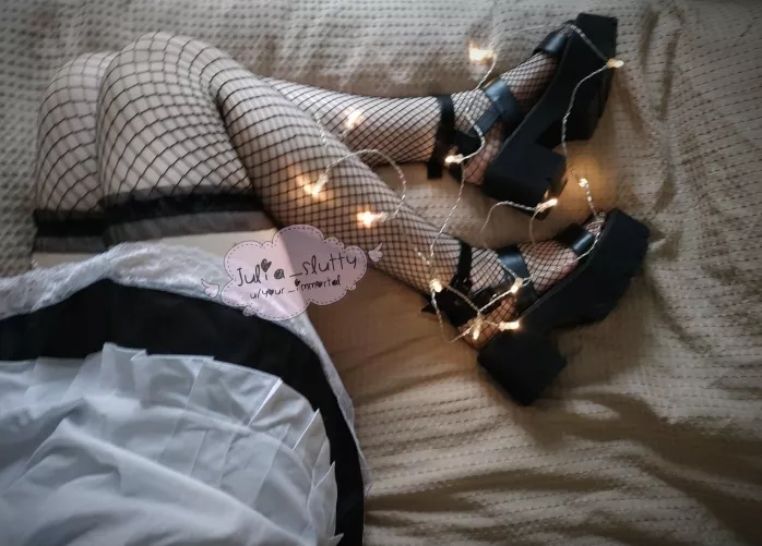do you love my feet in lights? πβ¨ do you love my feet in lights? πβ¨