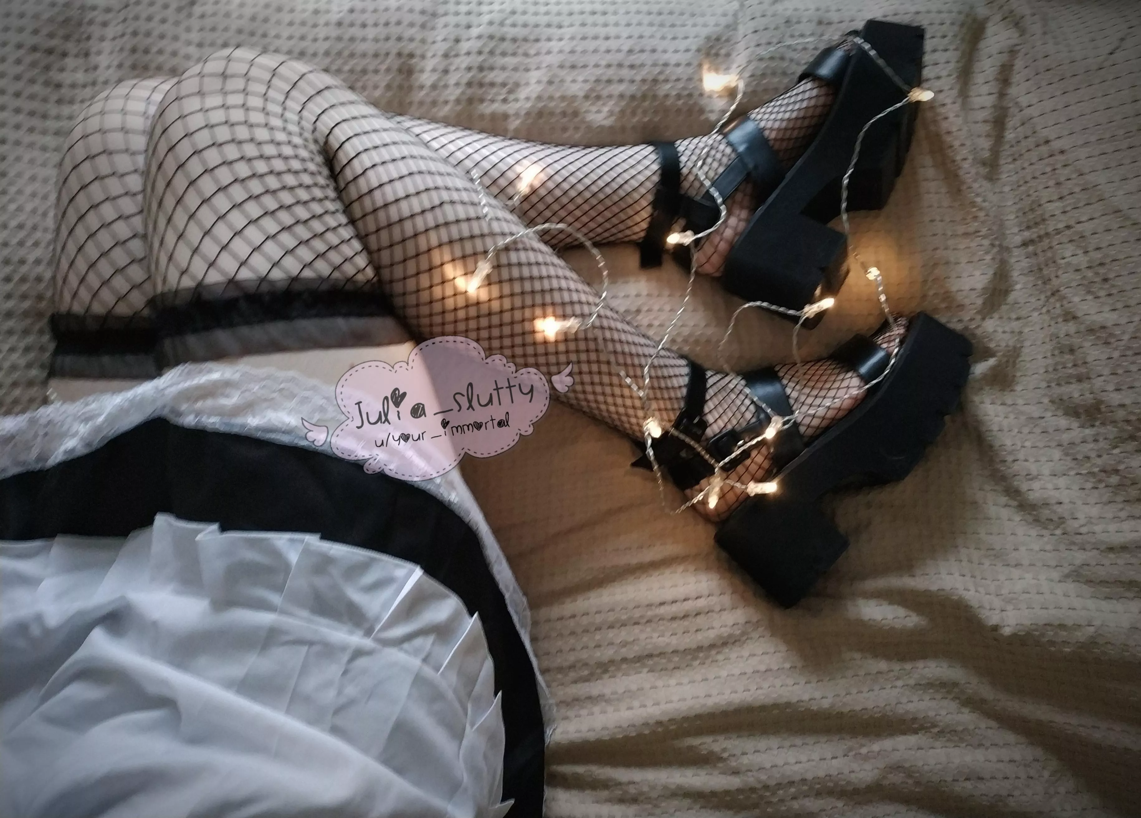 do you love my feet in lights? 💞✨