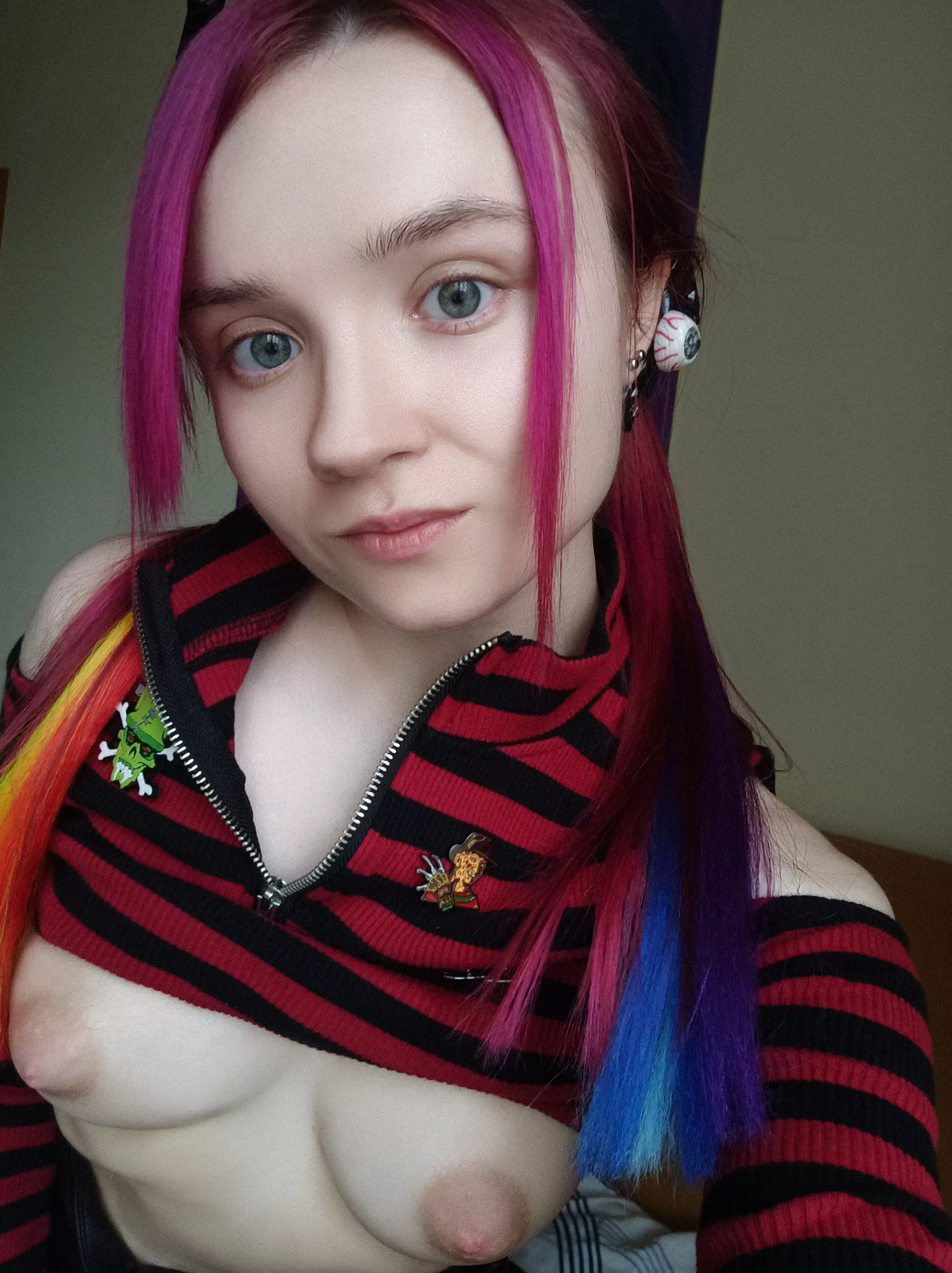 Do you love my nipples? 🤤 Do you love my nipples? 🤤