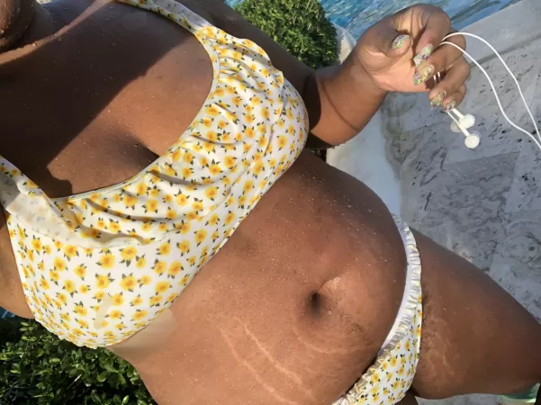 Do you notice the hair poking outta my bottom? π