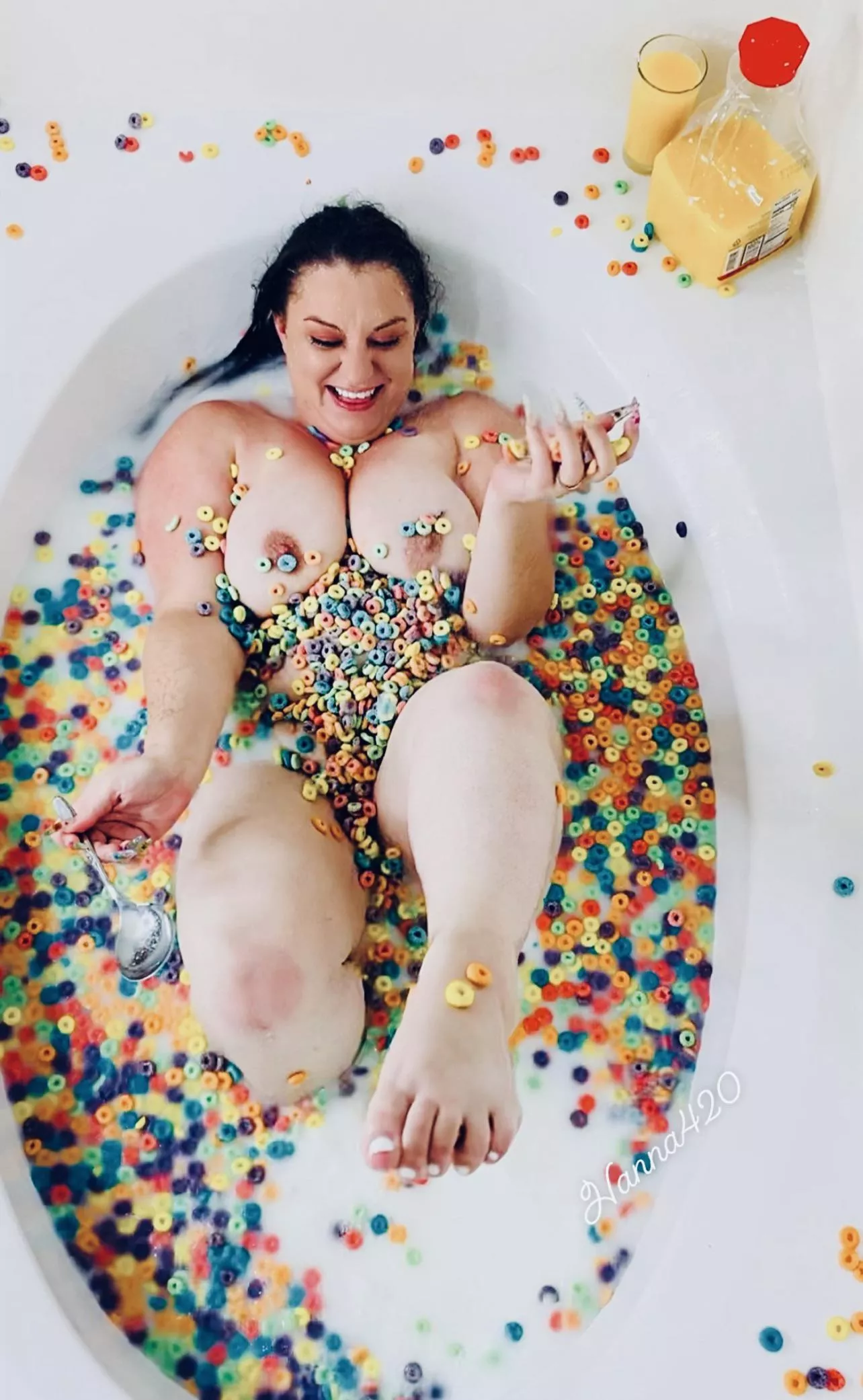 Do you pour your milk or cereal first? π (37F, 46DD, 5β2, 204lbs) Do you pour your milk or cereal first? π (37F, 46DD, 5β2, 204lbs)