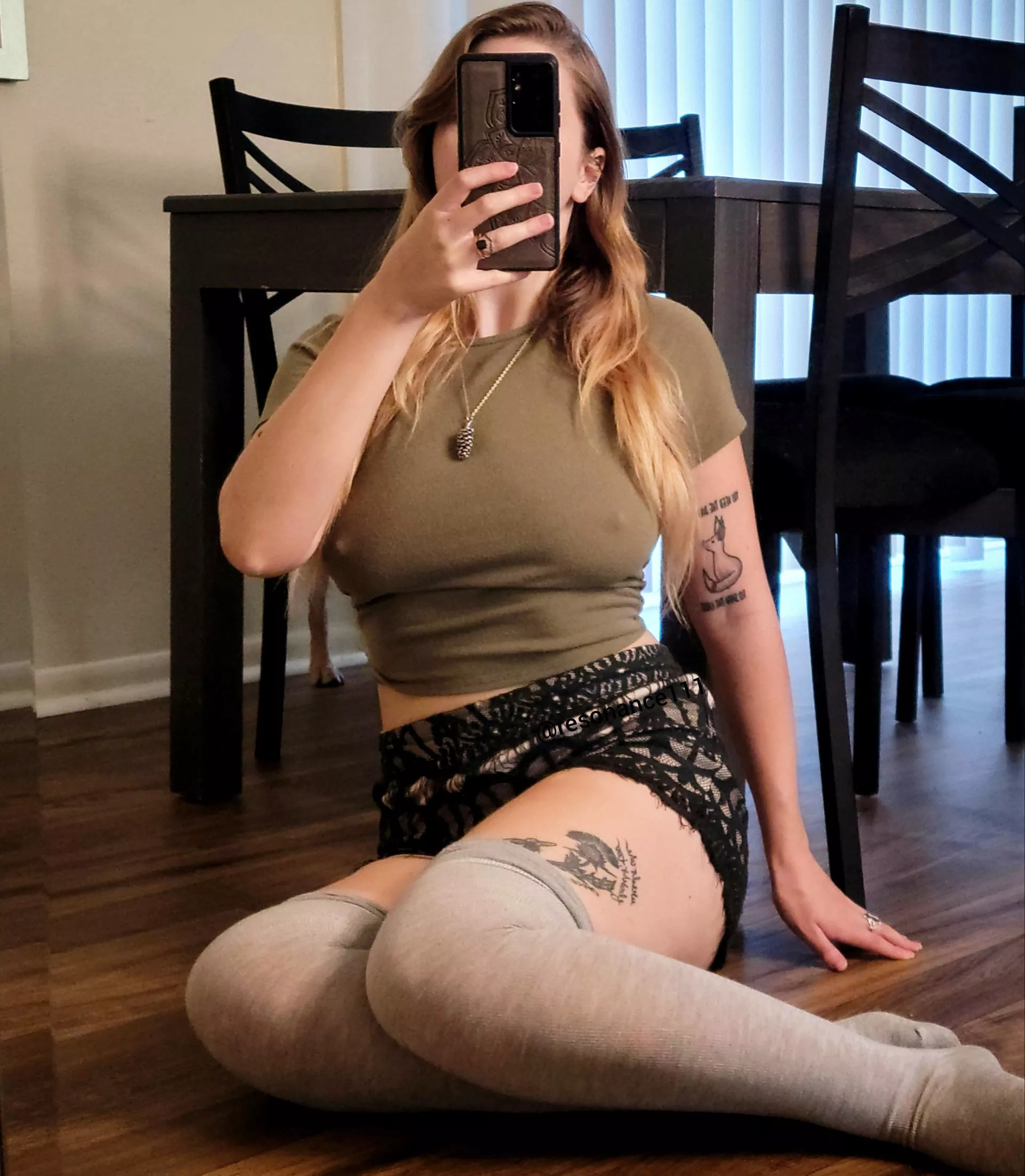 Do you prefer crop tops or tank tops? π Do you prefer crop tops or tank tops? π