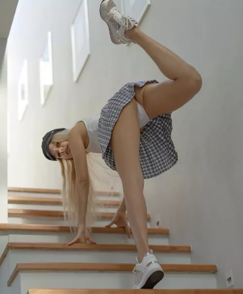 Do you prefer in the ass or in pussy?😘