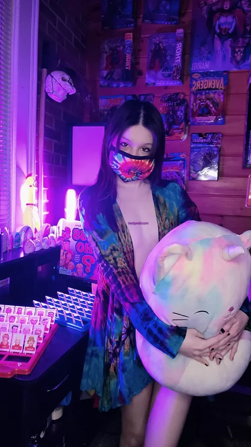 Do you prefer small Asian gals?