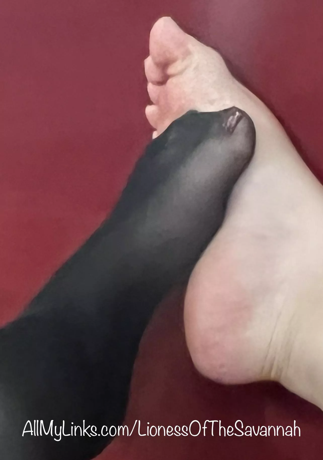 Do you prefer Stockings Sunday or Sole Sunday? 😋 Here’s a bit of both for you! 😘