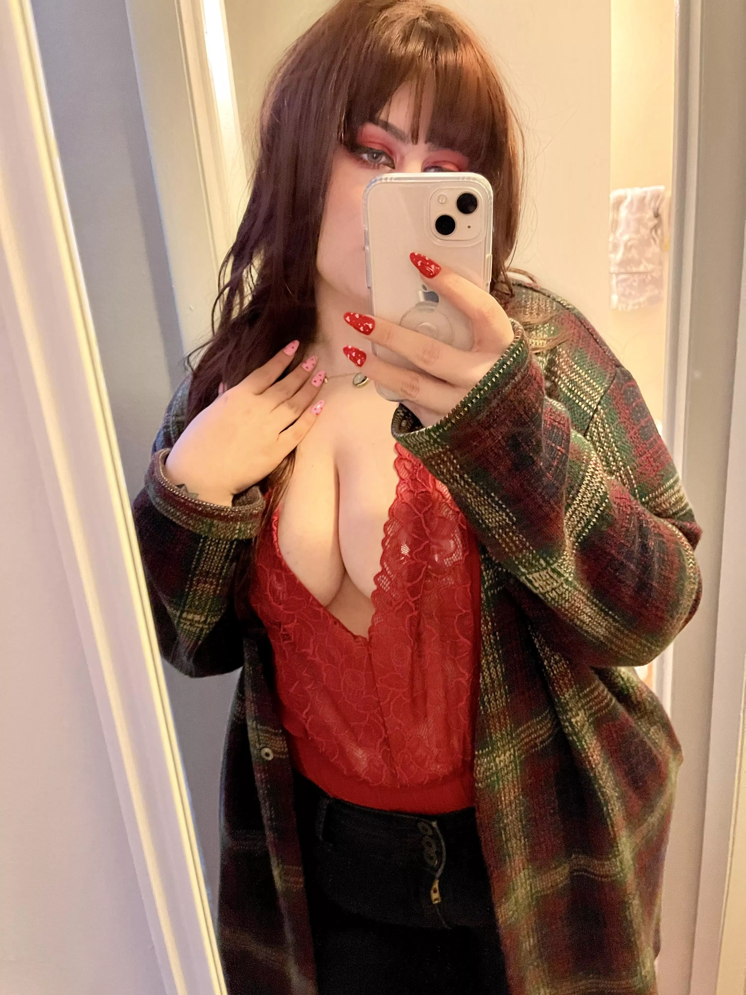 Do you think my date will like my outfit? ⚰️ Check out my FREE OnlyFans for fully nude pics & vids 🖤 Link in comments 🕸