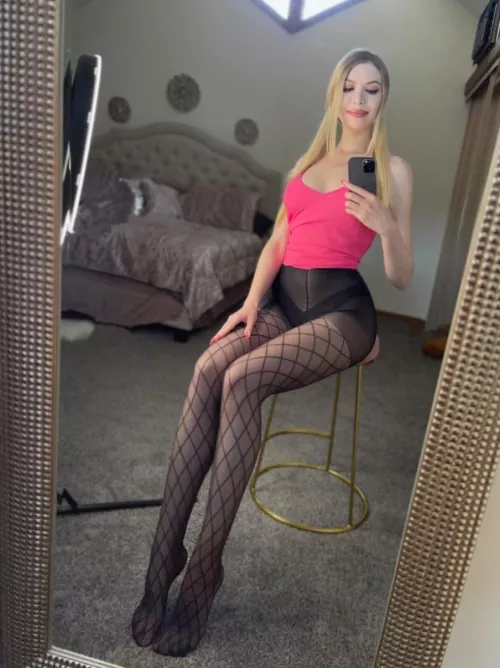 Do you think my pantyhose are cute?๐ Do you think my pantyhose are cute?๐