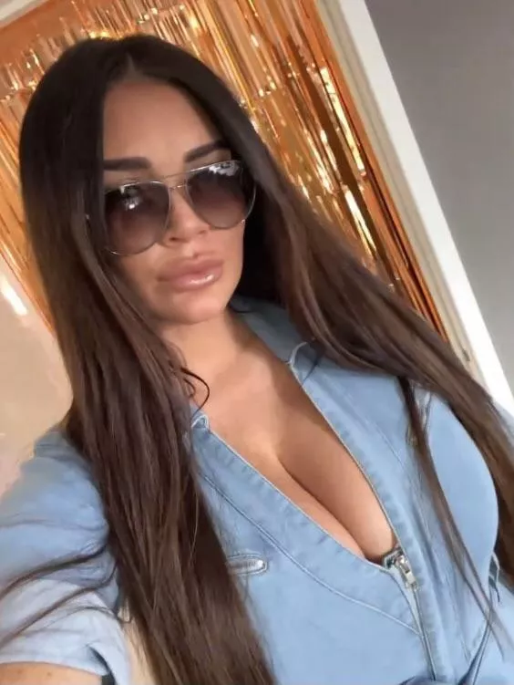 Do you think people will be staring at my cleavage? 😬 Do you think people will be staring at my cleavage? 😬
