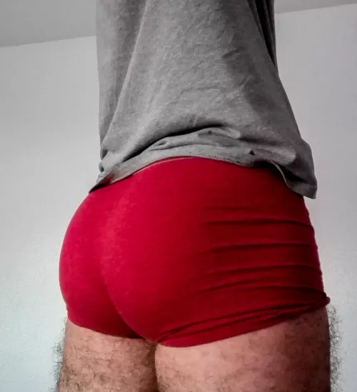 Do you think red fits me? I am open to suggestions ๐