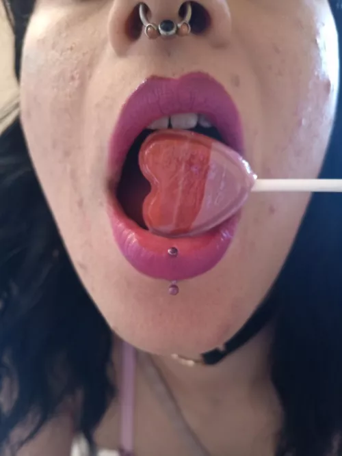 Do you think the lolli and the lips match well? Do you think the lolli and the lips match well?