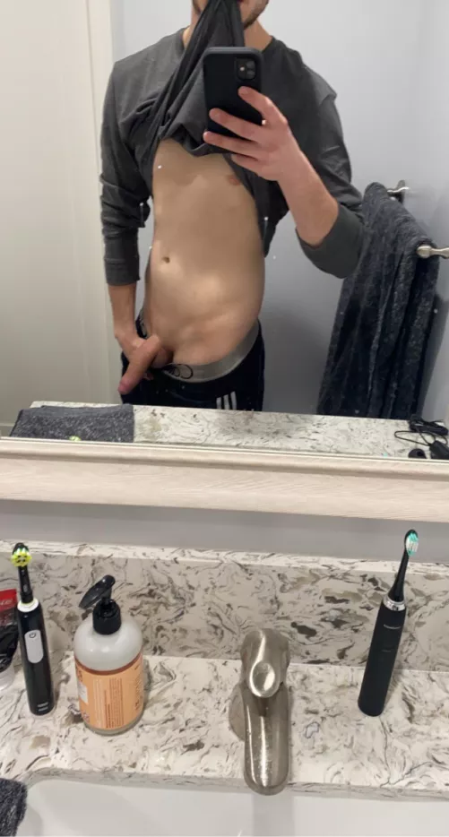 Do you think the mom next door would like what she sees? ๐๐ฌ lemme know