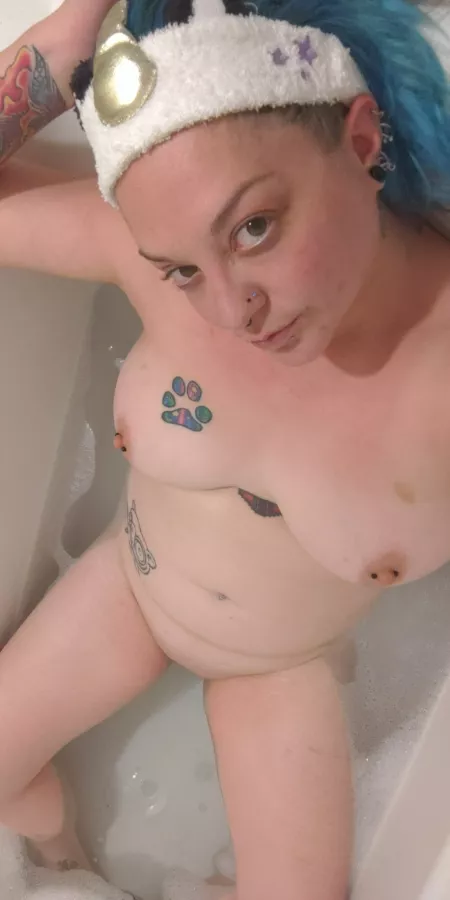 Do you think there's room for one more in here? Come join me...(34/f)