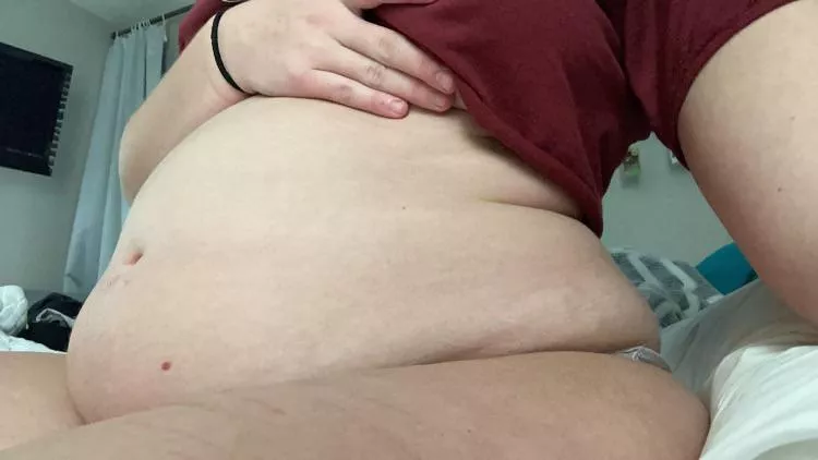 Do you think these everyday binges are starting to make me look bigger 😳