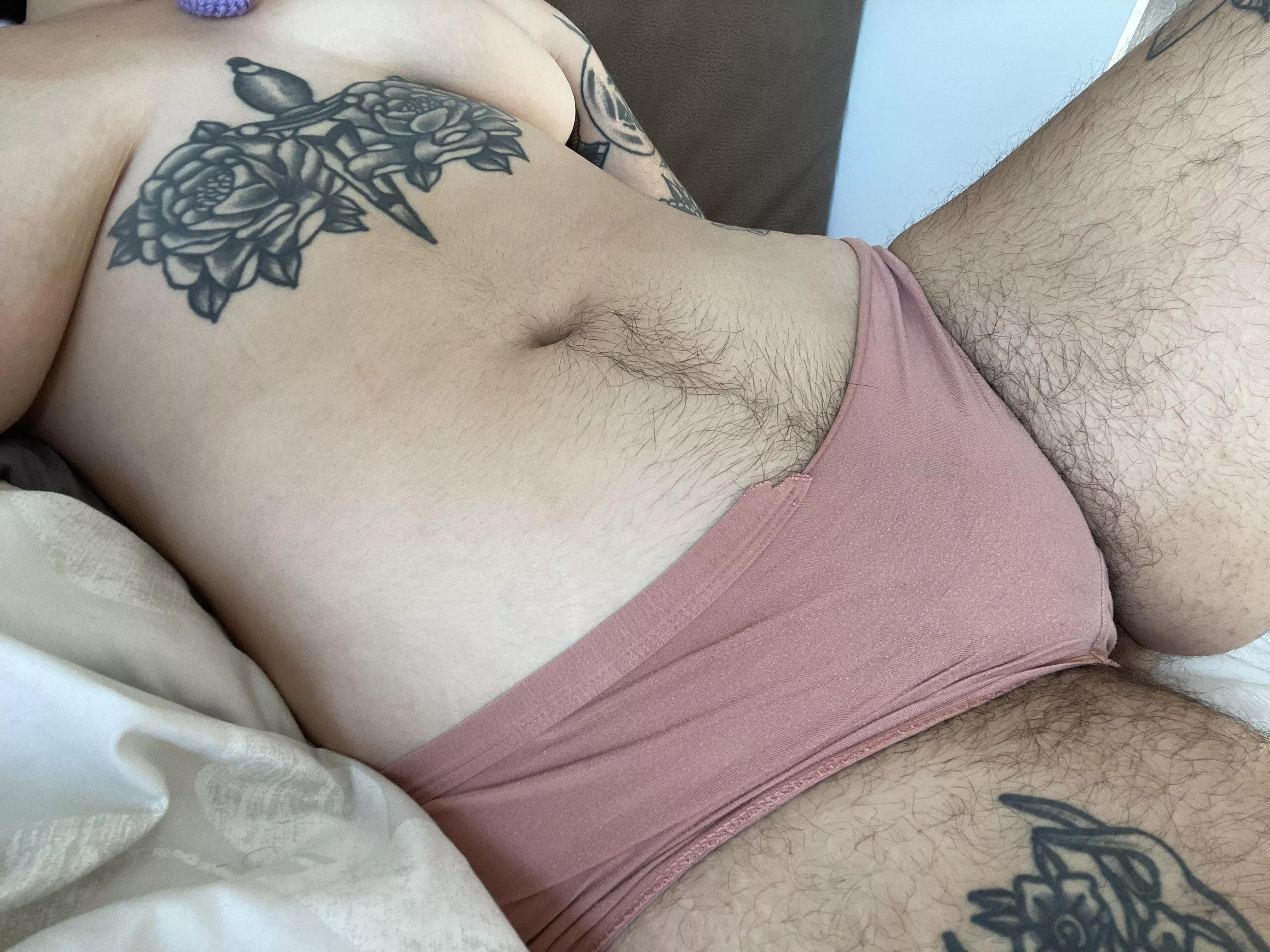 Do you wanna see what’s under my panties 😋🌸