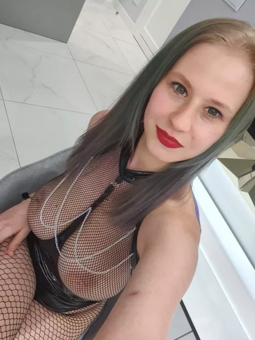 Do you want a real gothic blowjob? Do you want a real gothic blowjob?