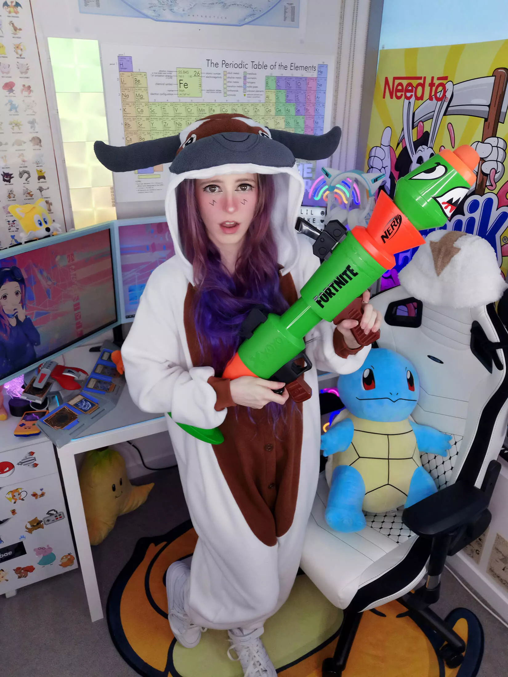 do you want me to keep my white sneakers on? 😊✨