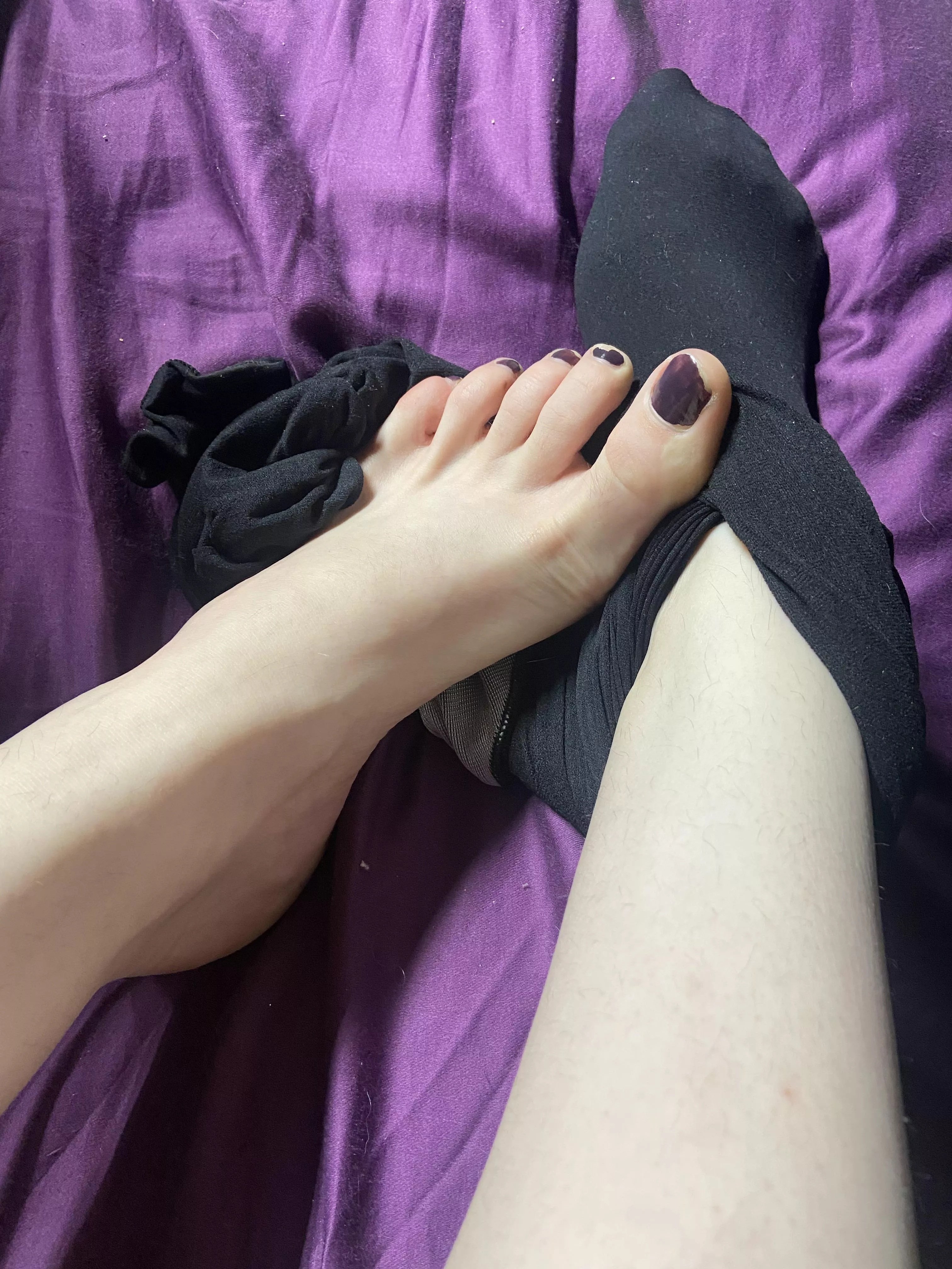 Do you want play with my soft feet? Help me take my tights off 😫 Do you want play with my soft feet? Help me take my tights off 😫