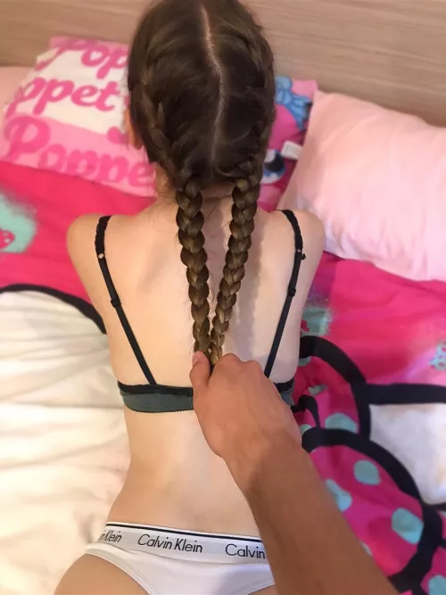 Do you want to bang my 18 yr old ass?😋