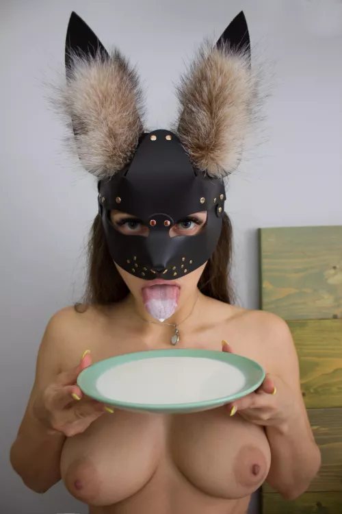Do you want to feed this pussy while my husband is busy with his business?