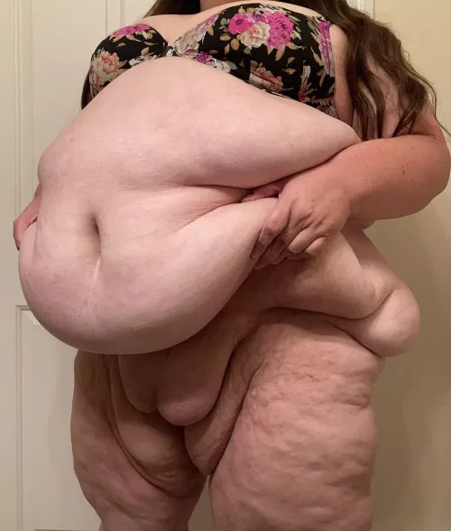 Do you want to play with my big fat pussy?