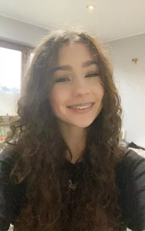 Does a smiling teen girl turn you on?βΊοΈ