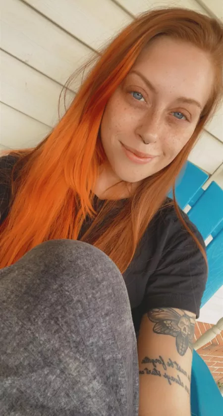 does anyone else spend 90% of their days off on the front porch? itβs my favorite spot π