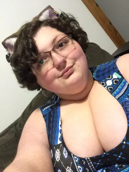 Does Anyone Here Like Their Kitties Extra Large? ?