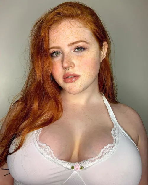 Does anyone know her name ?