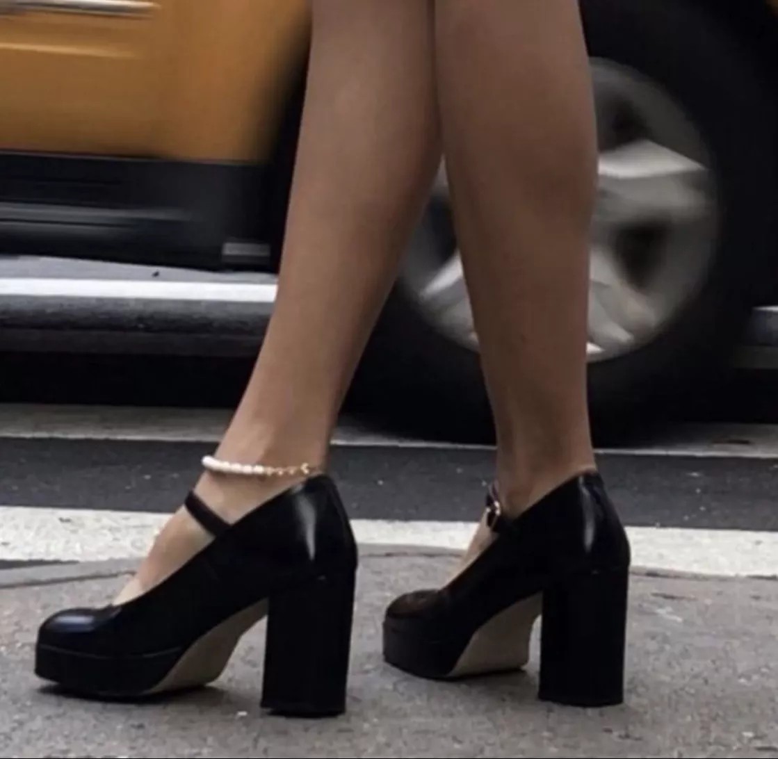 Does anyone know where in the EU, can I find these pairs of mary-janes? Does anyone know where in the EU, can I find these pairs of mary-janes?