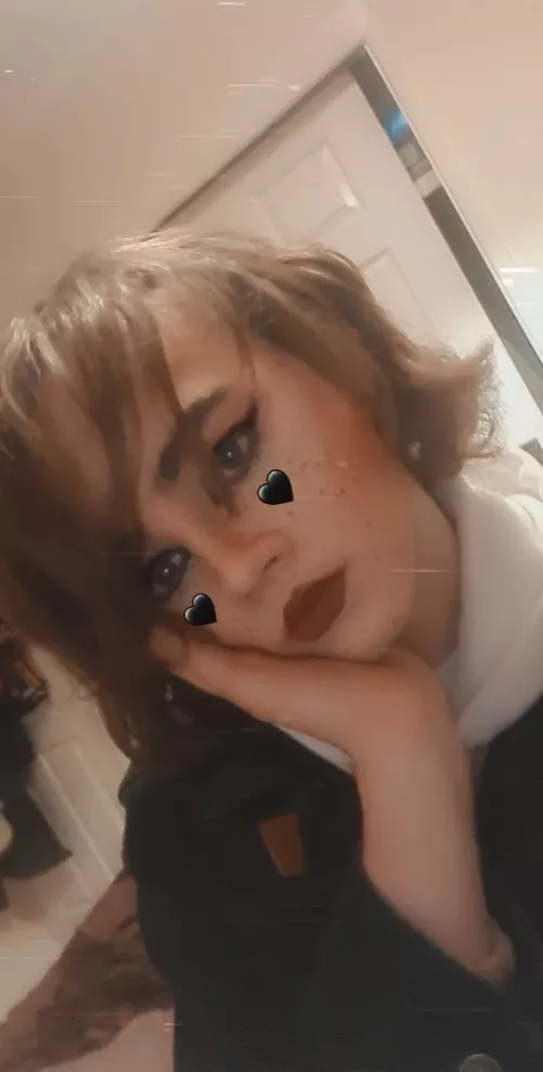 Does anyone like cute little goth femboys? Does anyone like cute little goth femboys?