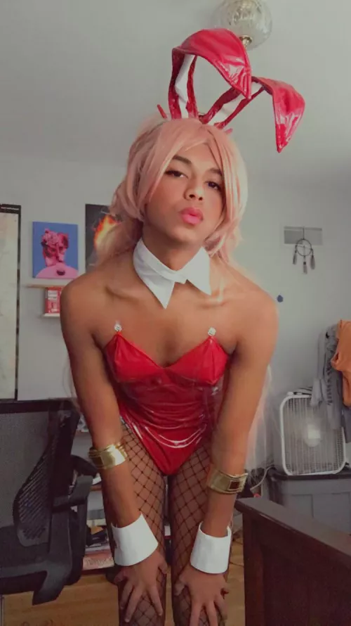 Does blonde look good on me? Does blonde look good on me?