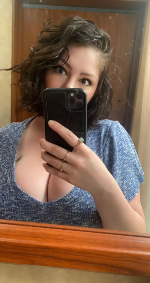 does blue compliment my skin tone?