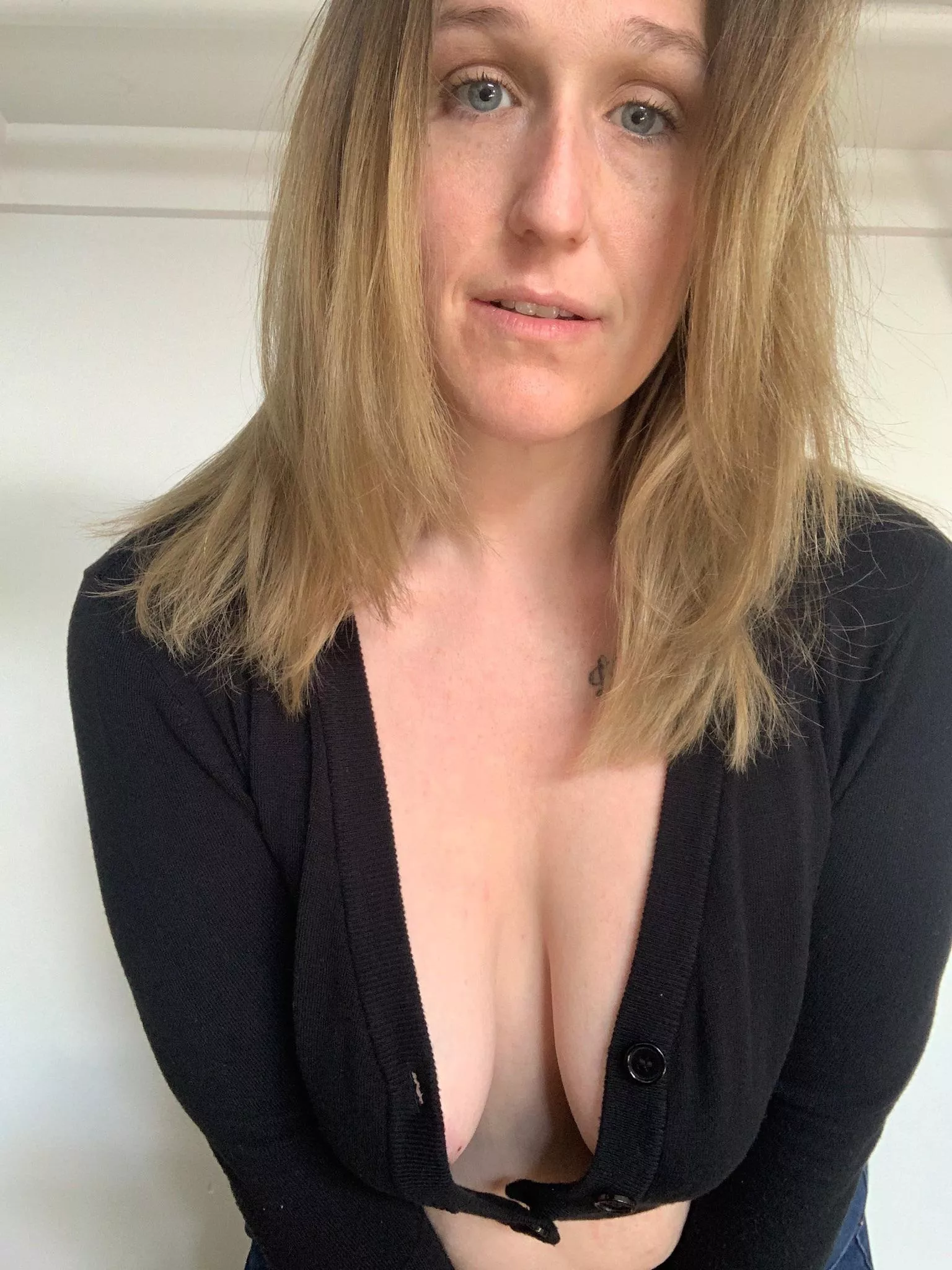 Does cleavage turn you on? Does cleavage turn you on?