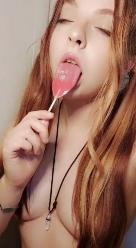 Does daddy have a sweet tooth? Does daddy have a sweet tooth?